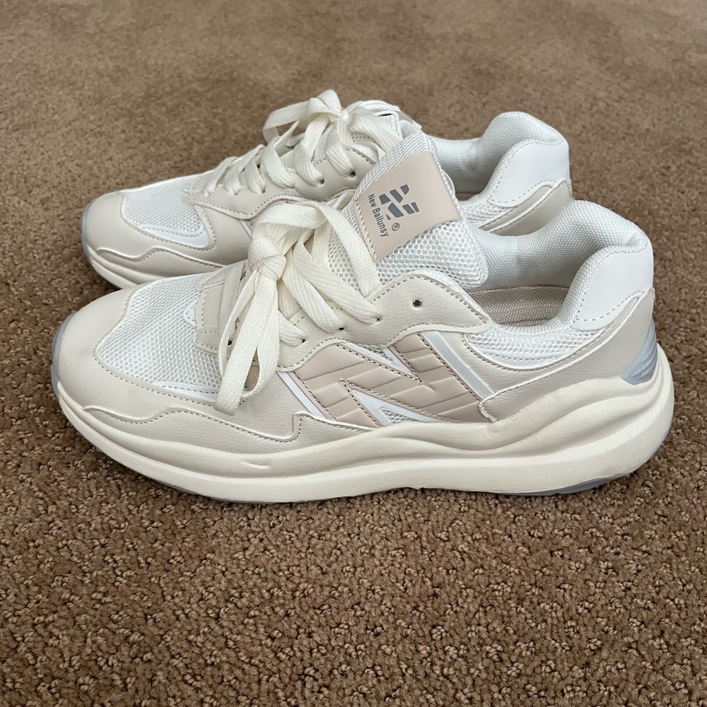 Never Worn New Balance 57/40